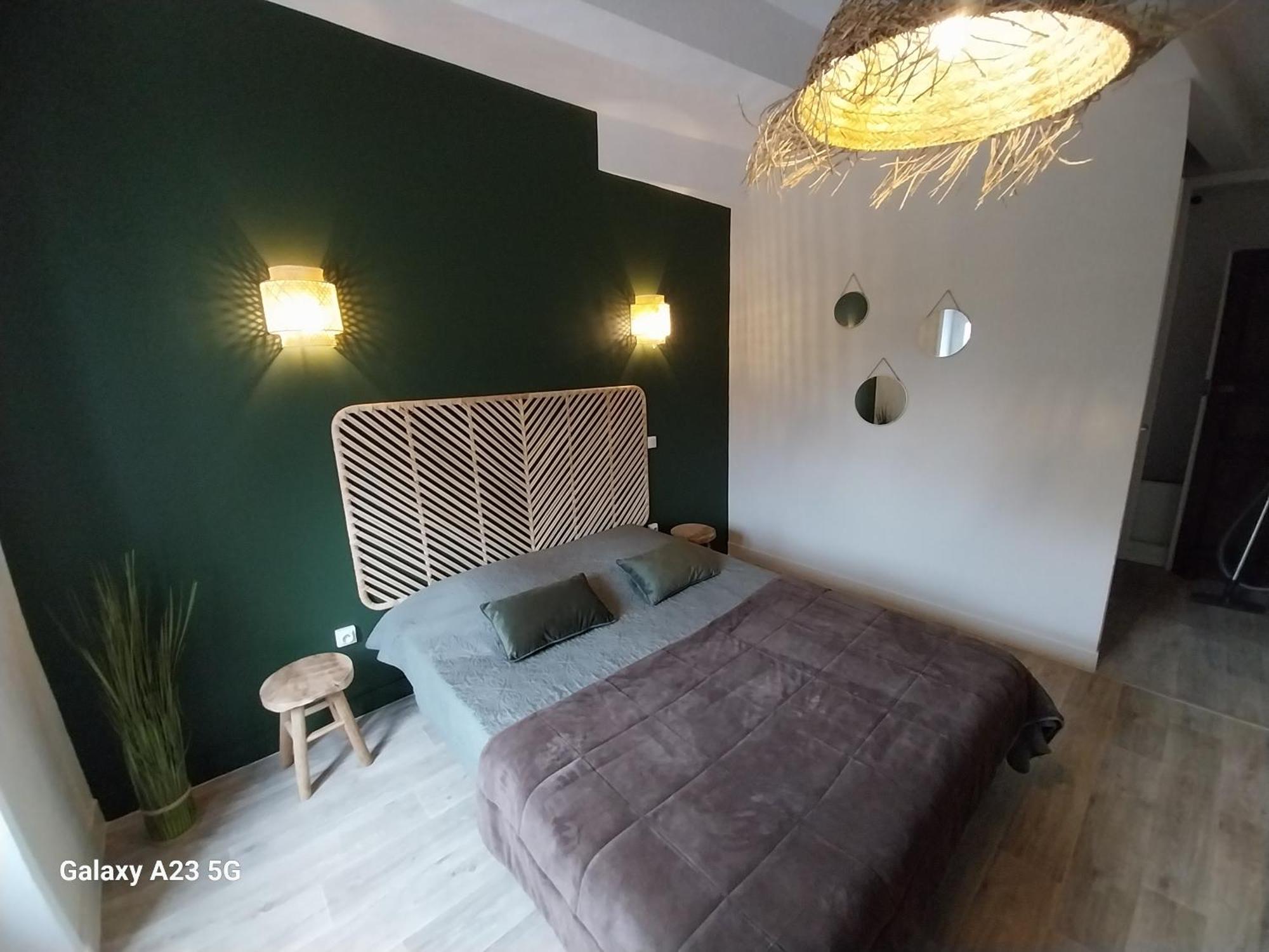 Hotel Le 18 by Benson à Bollène Extérieur photo
